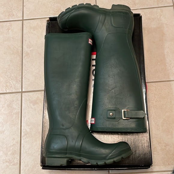 Hunter Brand Women's Original Tall Rain Boots, Hunter Green - Picture 9 of 11